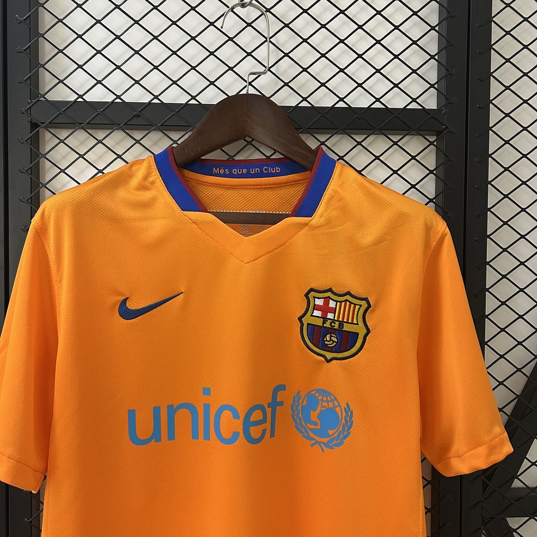 06-07 Barcelona Away Retro Kit